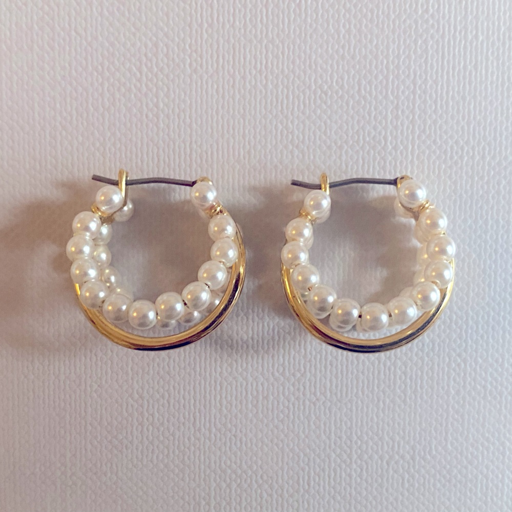 J.Crew Pearl and Gold Medium Hoop Earrings 3/4 inch
